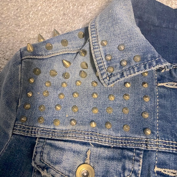 💙 Studded Jean Jacket 💙 - Picture 2 of 3